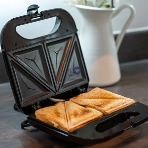 Geepas 750w 2 Slice Sandwich Maker