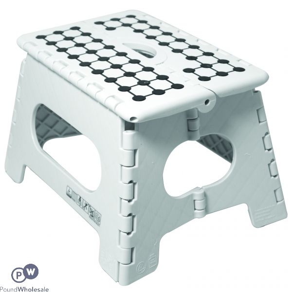 FOLDING STEP STOOL