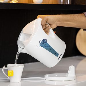 Geepas 2200w Rapid Boil White Cordless Kettle 1.7l
